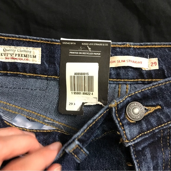 Levi’s 70s High Rise Slim Straight Jeans - Picture 3 of 9